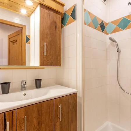 4 Pieces, 8 Pers, Centre Village, Prox. Remontees, Wifi, Parking, - Fr-1-437-71 * 拉克吕萨
